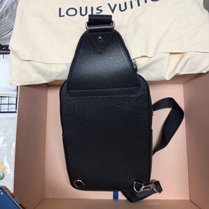 Louis Vuitton Avenue Slingbag PM